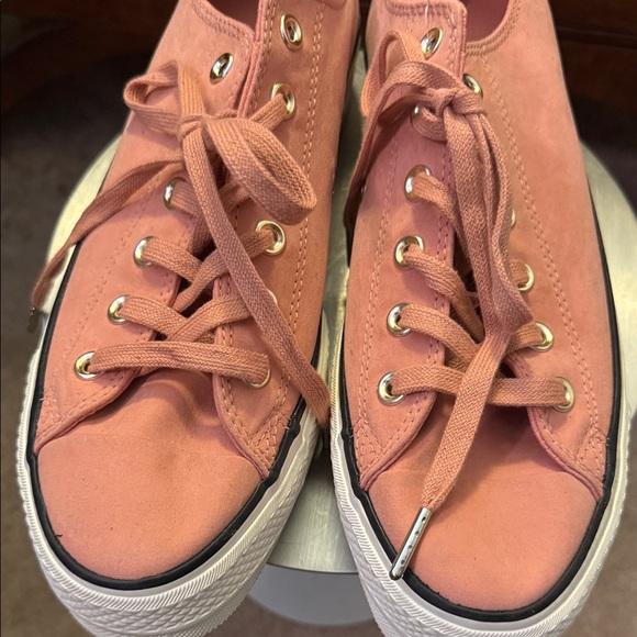 NWOT BLUSH PINK Converse Lace-Up Sneakers - Picture 3 of 15